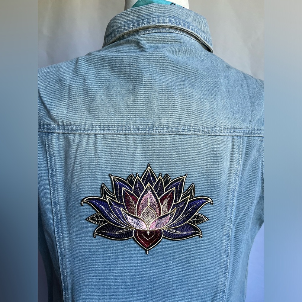 💜One of a kind Denim Vest🩷Lotus Flower💜